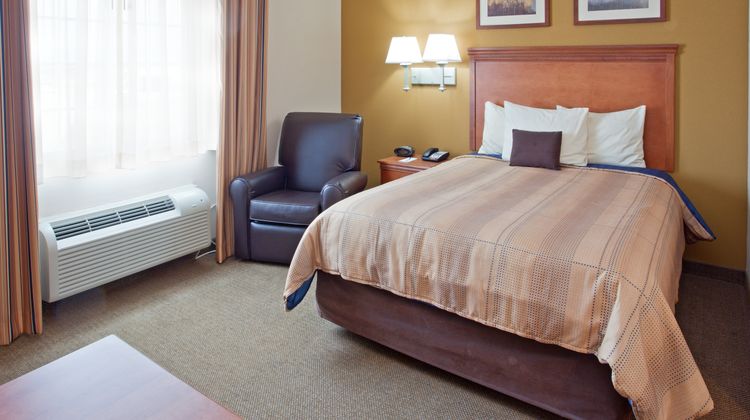 Candlewood Suites League City Suite