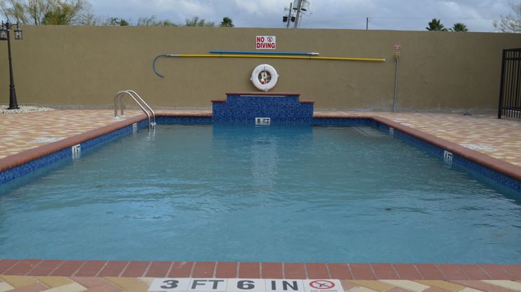 Candlewood Suites Harlingen Pool