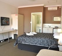 Pinjarra Resort Room