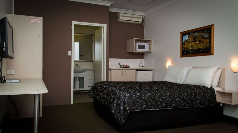 <b>Pinjarra Resort Room</b>. Images powered by <a href="https://www.leonardoworldwide.com/" title="Leonardo Worldwide" target="_blank">Leonardo</a>.