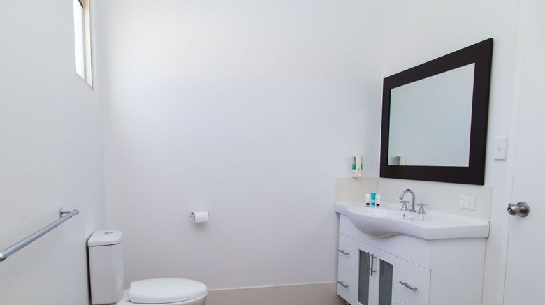 <b>Pinjarra Resort Room</b>. Images powered by <a href="https://www.leonardoworldwide.com/" title="Leonardo Worldwide" target="_blank">Leonardo</a>.