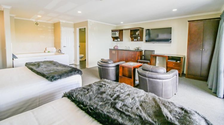 Aotea Motor Lodge Room
