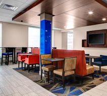 Holiday Inn Express & Suites Coldwater Lobby