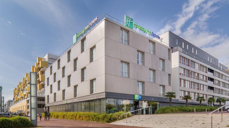 Holiday Inn Express Saint-Nazaire Exterior