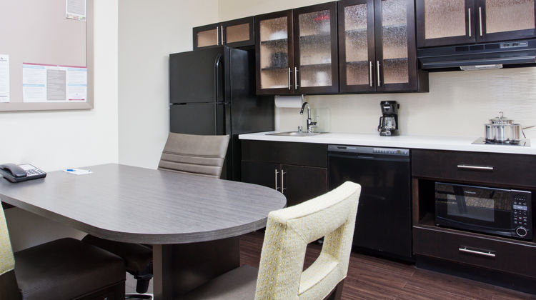 Candlewood Suites Oak Grove-Ft Campbell Suite
