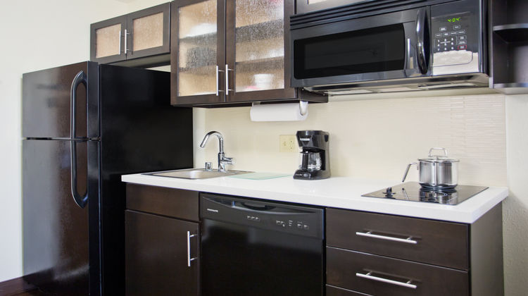 Candlewood Suites Oak Grove-Ft Campbell Room