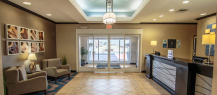 Holiday Inn Express Hotel & Suites Exterior
