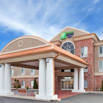 Holiday Inn Express Hotel & Suites