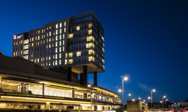Fiesta Inn Express Queretaro Constituyen Exterior