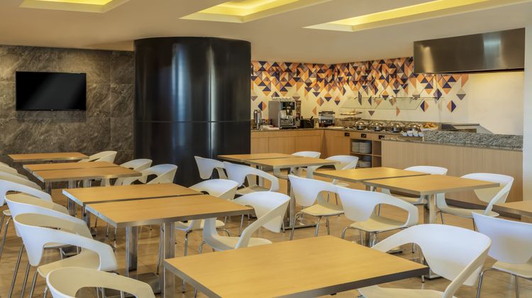 Fiesta Inn Express Queretaro Constituyen Restaurant
