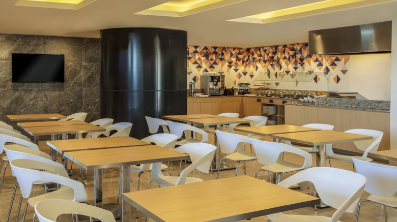 <b>Fiesta Inn Express Queretaro Constituyen Restaurant</b>. Images powered by <a href="https://www.leonardoworldwide.com/" title="Leonardo Worldwide" target="_blank">Leonardo</a>.