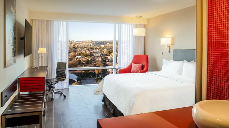 Fiesta Inn Express Queretaro Constituyen Room