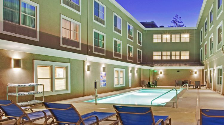 Holiday Inn Express Hotel & Suites East Pool
