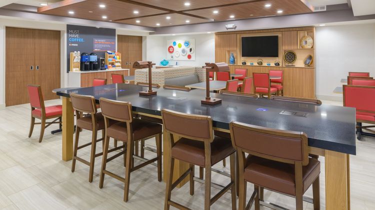 Holiday Inn Express Lobby