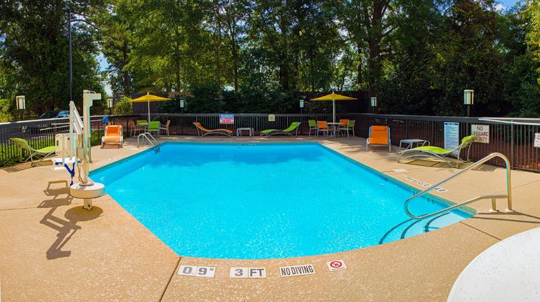 <b>Holiday Inn Express & Suites Kinston Pool</b>. Images powered by <a href="https://www.leonardoworldwide.com/" title="Leonardo Worldwide" target="_blank">Leonardo</a>.