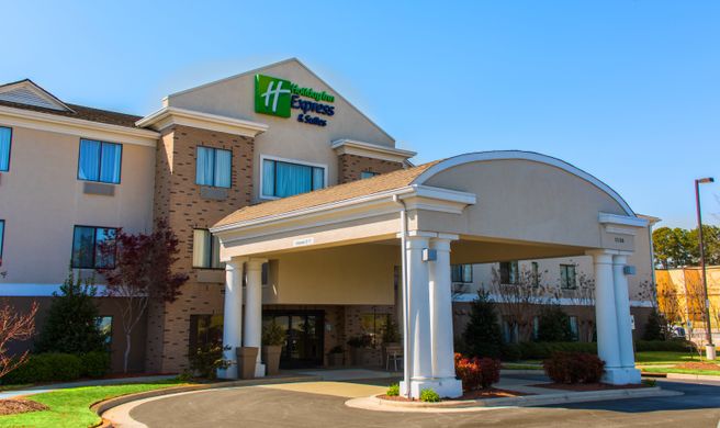 Holiday Inn Express & Suites Kinston Exterior