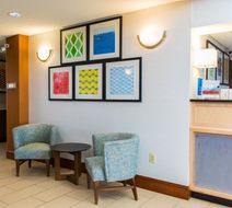 Holiday Inn Express & Suites Kinston Lobby