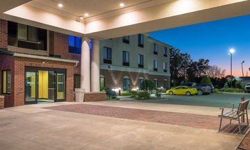 Holiday Inn Express & Suites Lafayette E