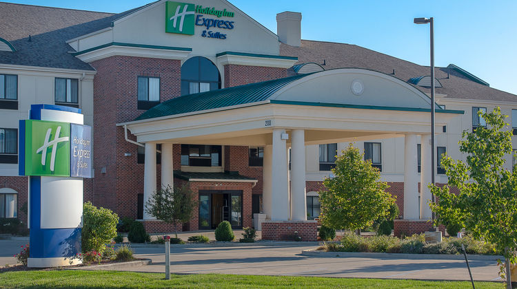 Holiday Inn Express & Suites Lafayette E Exterior