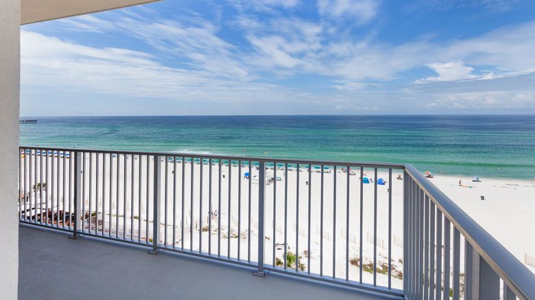 <b>Holiday Inn Express & Suites Beachfront Exterior</b>. Images powered by <a href="https://www.leonardoworldwide.com/" title="Leonardo Worldwide" target="_blank">Leonardo</a>.