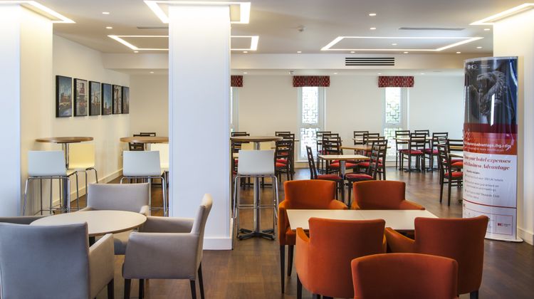 Holiday Inn Express London-Vauxhall Nine Lobby