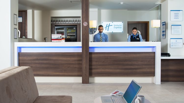 Holiday Inn Express London-Vauxhall Nine Lobby