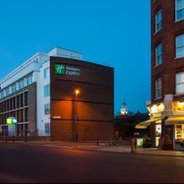 Holiday Inn Express London-Vauxhall Nine