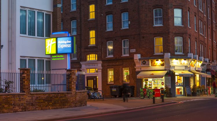 Holiday Inn Express London-Vauxhall Nine Exterior