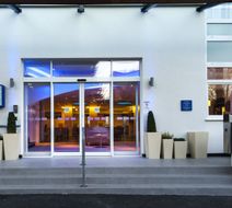 Holiday Inn Express London-Vauxhall Nine Exterior
