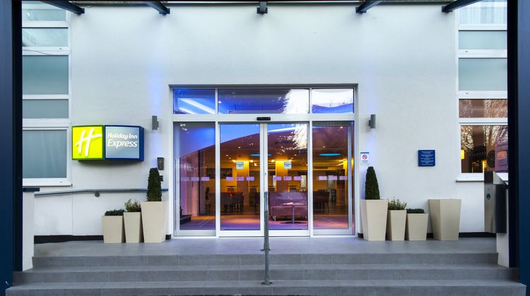 Holiday Inn Express London-Vauxhall Nine Exterior