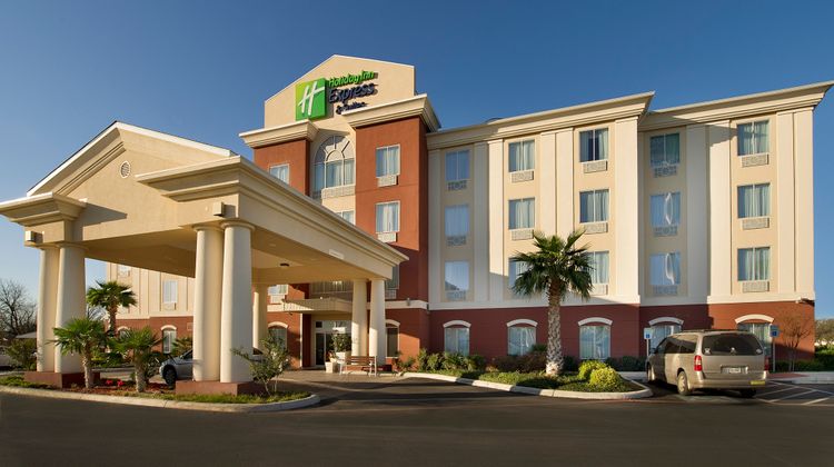 Holiday Inn Express Hotel & Suites Uvald Exterior