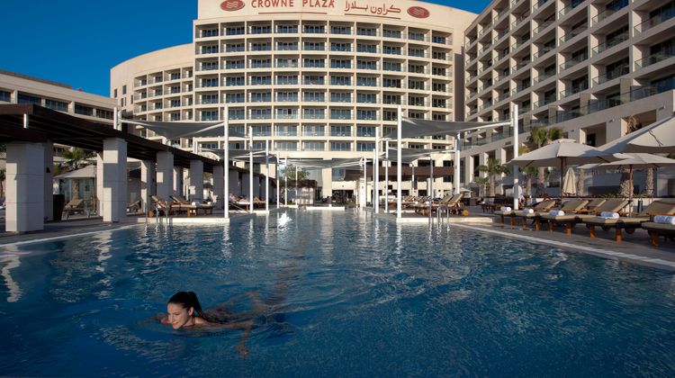 Crowne Plaza Abu Dhabi-Yas Island Pool