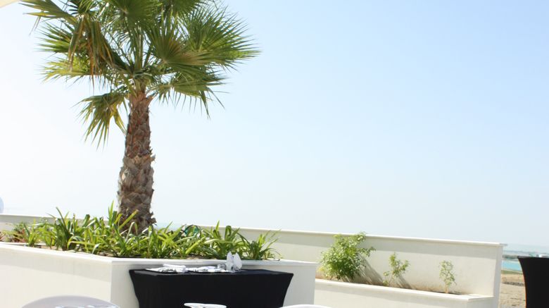 <b>Crowne Plaza Abu Dhabi-Yas Island Meeting</b>. Images powered by <a href="https://www.leonardoworldwide.com/" title="Leonardo Worldwide" target="_blank">Leonardo</a>.