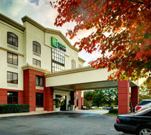Holiday Inn Express Richmond Airport Exterior