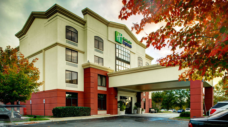 <b>Holiday Inn Express Richmond Airport Exterior</b>. Images powered by <a href="https://www.leonardoworldwide.com/" title="Leonardo Worldwide" target="_blank">Leonardo</a>.