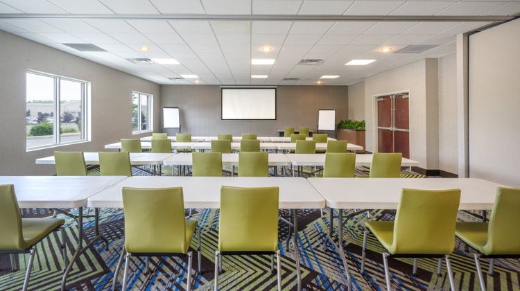 Holiday Inn Express & Suites Frankfort Meeting