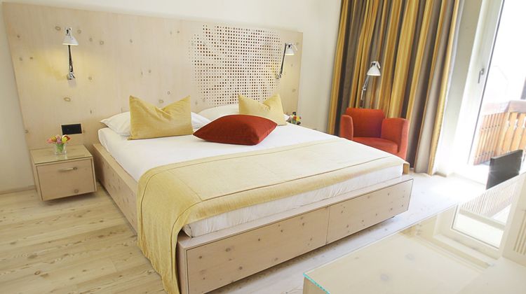 Steffani Hotel Room