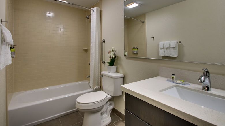 <b>Candlewood Suites Wichita East Room</b>. Images powered by <a href="https://www.leonardoworldwide.com/" title="Leonardo Worldwide" target="_blank">Leonardo</a>.