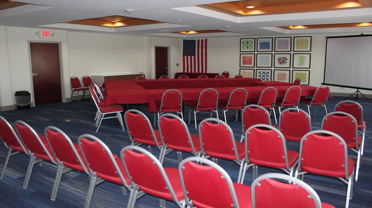 Holiday Inn Express Hotel & Suites Meeting