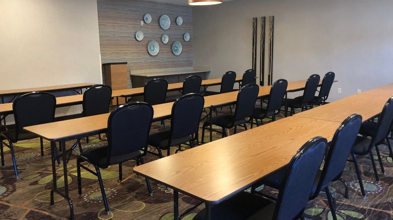 <b>Holiday Inn Express Munising Meeting</b>. Images powered by <a href="https://www.leonardoworldwide.com/" title="Leonardo Worldwide" target="_blank">Leonardo</a>.