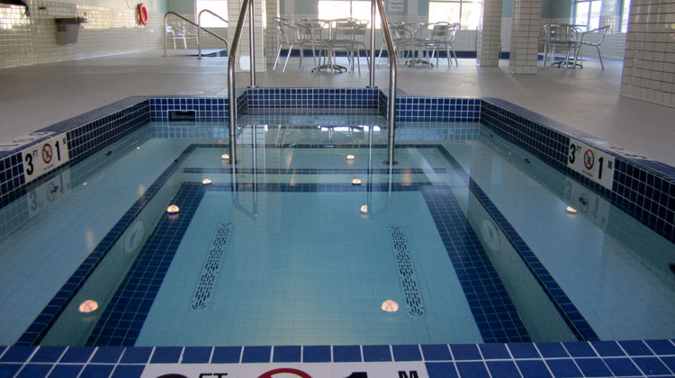 Holiday Inn Express Golden Hwy 1 Pool
