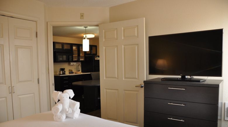 <b>Candlewood Suites Dulles Room</b>. Images powered by <a href="https://www.leonardoworldwide.com/" title="Leonardo Worldwide" target="_blank">Leonardo</a>.