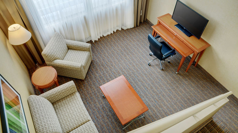 <b>Holiday Inn Hotel & Stes London Room</b>. Images powered by <a href="https://www.leonardoworldwide.com/" title="Leonardo Worldwide" target="_blank">Leonardo</a>.