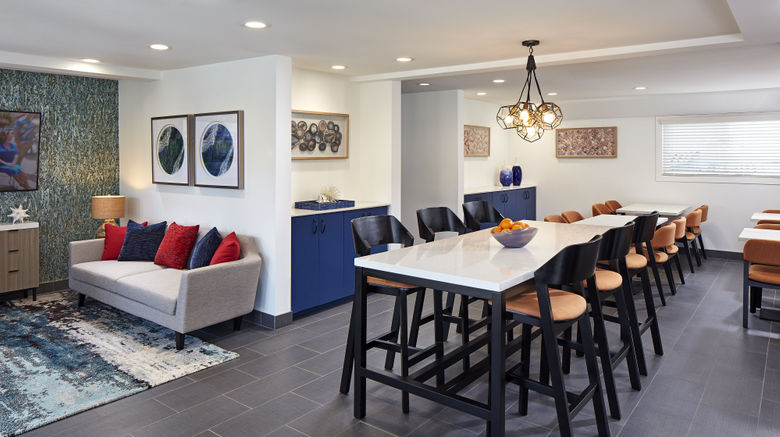 <b>The Shoal at La Jolla Beach Lobby</b>. Images powered by <a href="https://www.leonardoworldwide.com/" title="Leonardo Worldwide" target="_blank">Leonardo</a>.