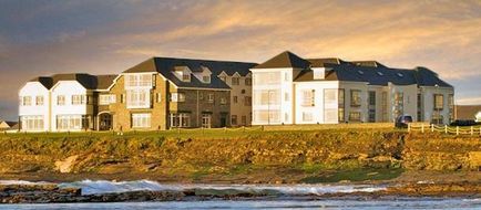 Armada Hotel Exterior