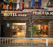 Princesa Ana Hotel Exterior