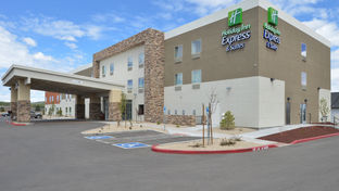 Holiday Inn Express & Suites Williams
