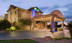 Holiday Inn Express & Suites Bucyrus