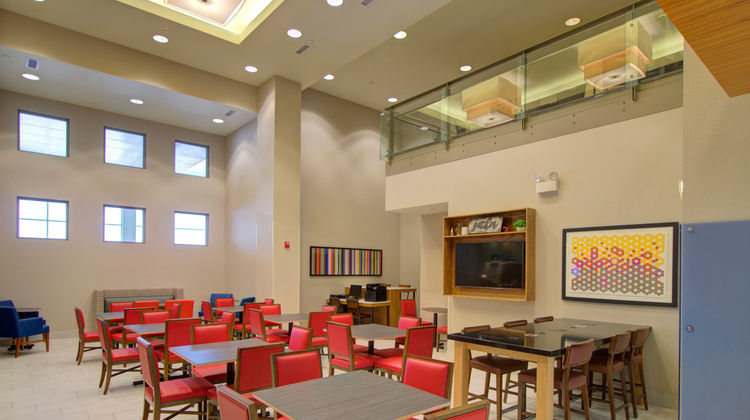 Holiday Inn Express Mankato East Restaurant