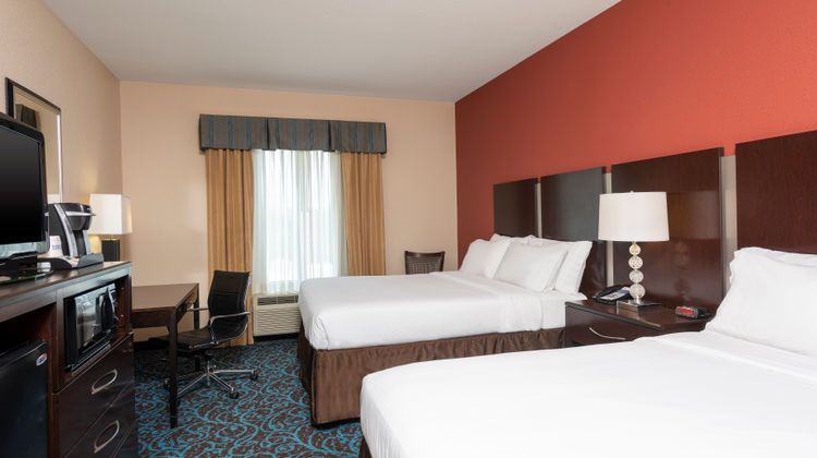 Holiday Inn Express New Philadelphia Room